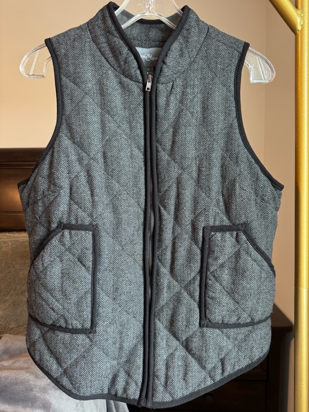 Market & Spruce Quilted Herringbone Vest - Grey & Black - Medium - Stitch Fix